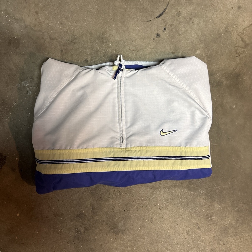 Nike Windbreaker Jacket in Gray and Blue
